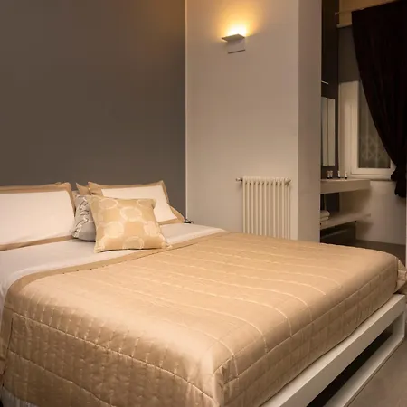 Exclusive Piazza Di Spagna 32 아파트 *